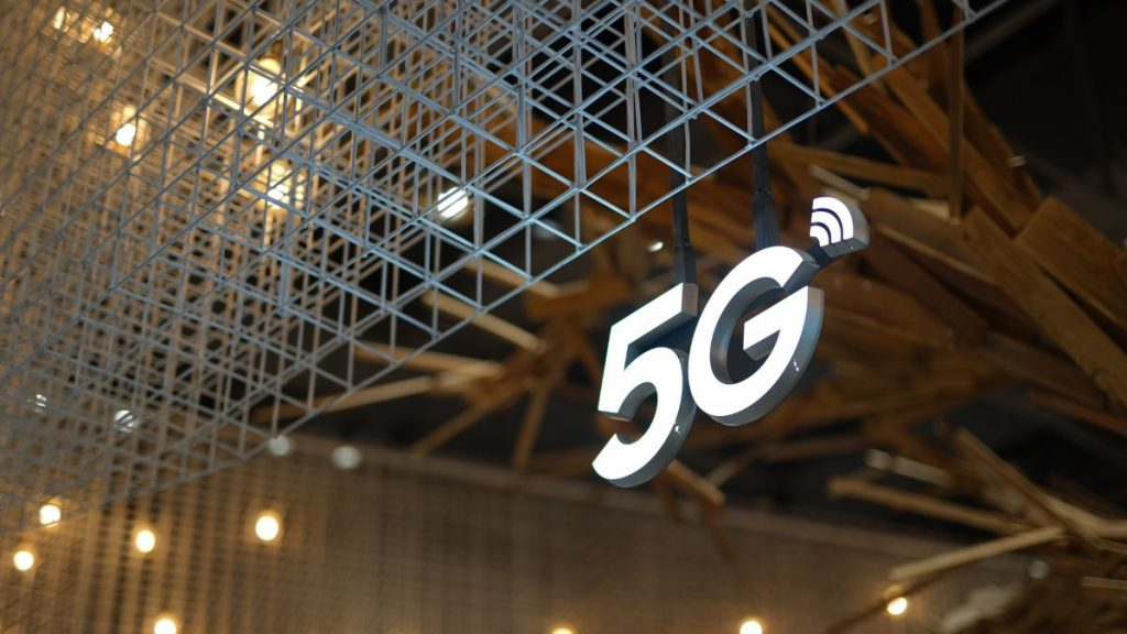 Năm 2024 là thời điểm Việt Nam phải thương mại hóa 5G vì những lí do rất đặc biệt